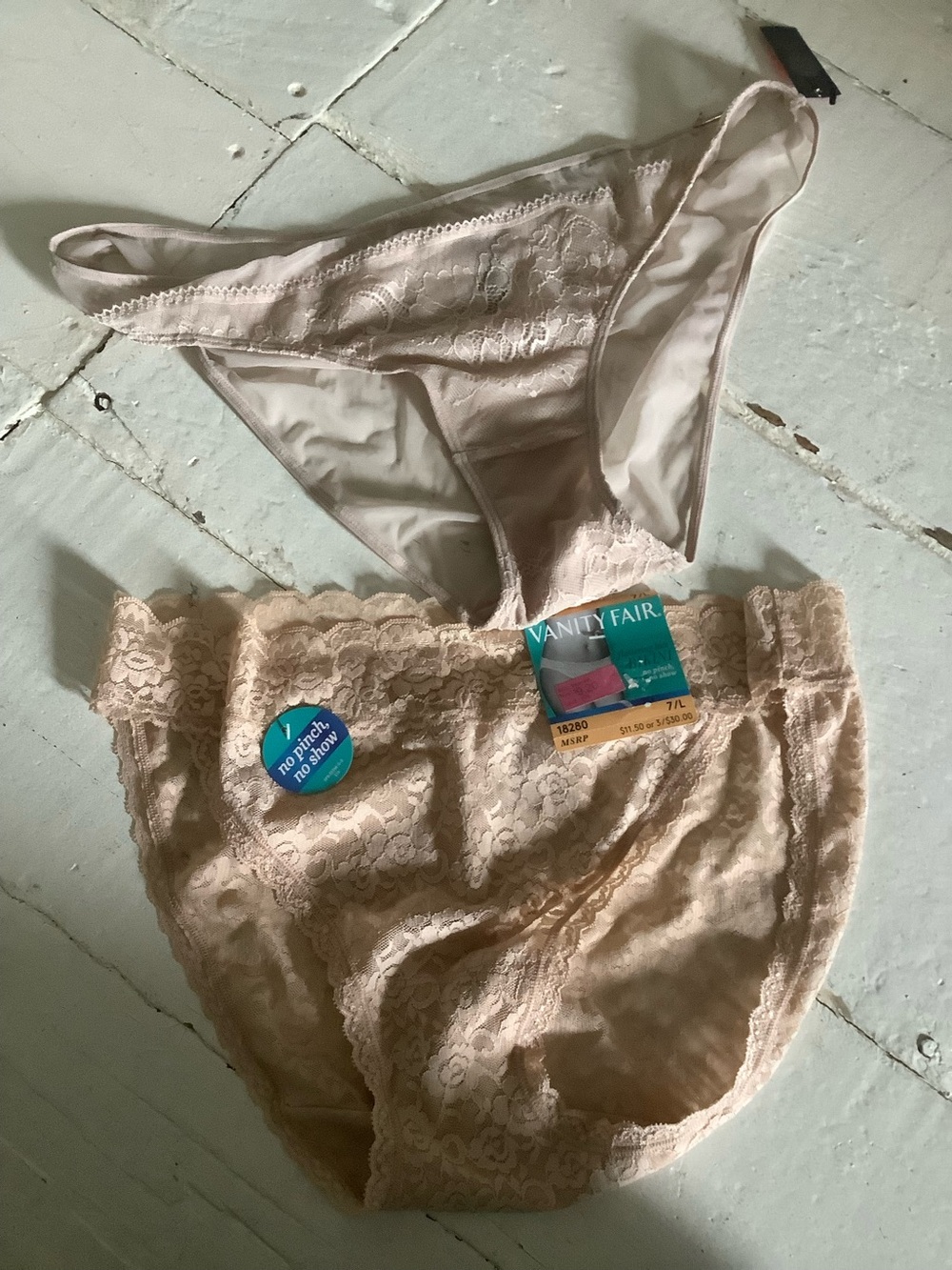 New underwear panties size large sheer lace Vince camuto vanity fair